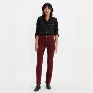 NWT - Levi’s 314 Shaping Straight Jeans in Windsor Red - 32” x 32”